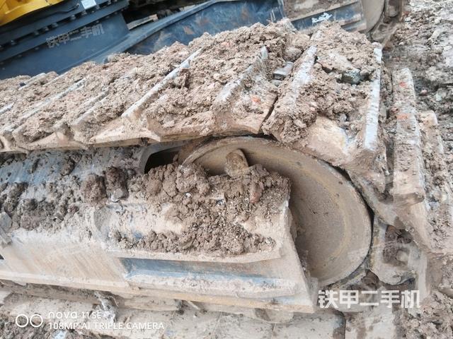 右驅(qū)動輪（行走機構(gòu)）