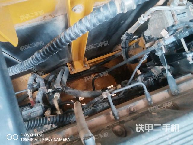 中央回轉(zhuǎn)接頭特寫（上車部件）