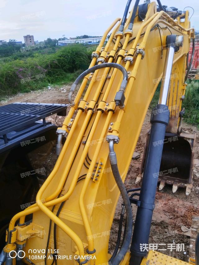 大臂根部?斜視（工作和回轉(zhuǎn)裝置）