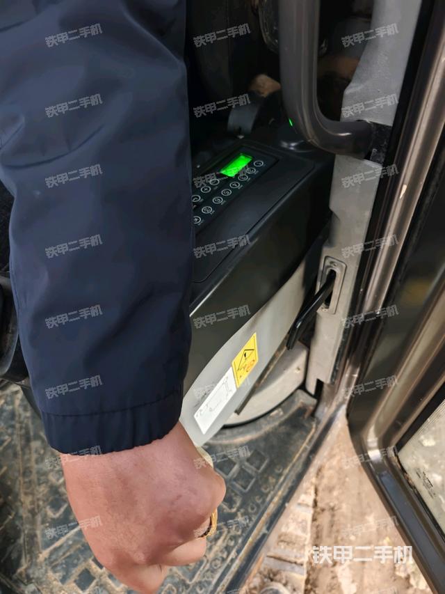  驾驶室正侧（驾驶室部分）