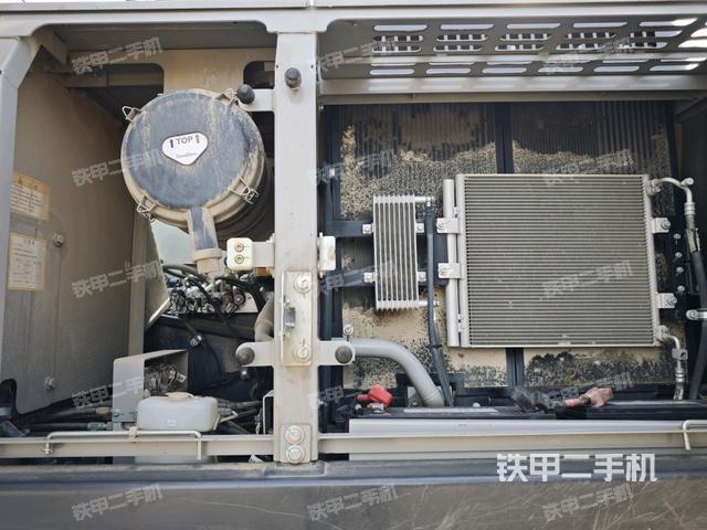 電瓶（大件艙室）