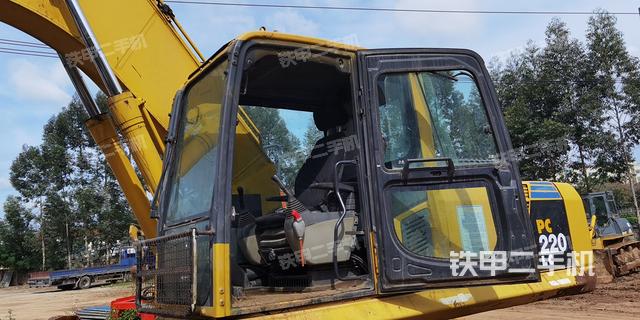 駕駛室整體（整機(jī)外觀）