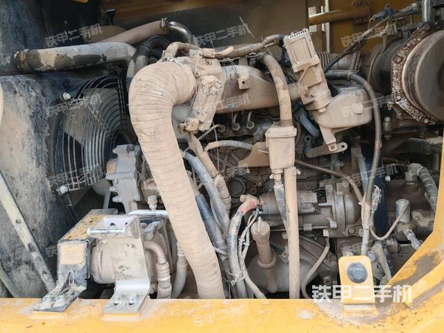 发动机室（上车部件）