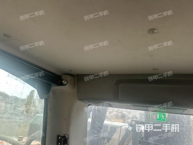 后窗玻璃角标（驾驶室部分）