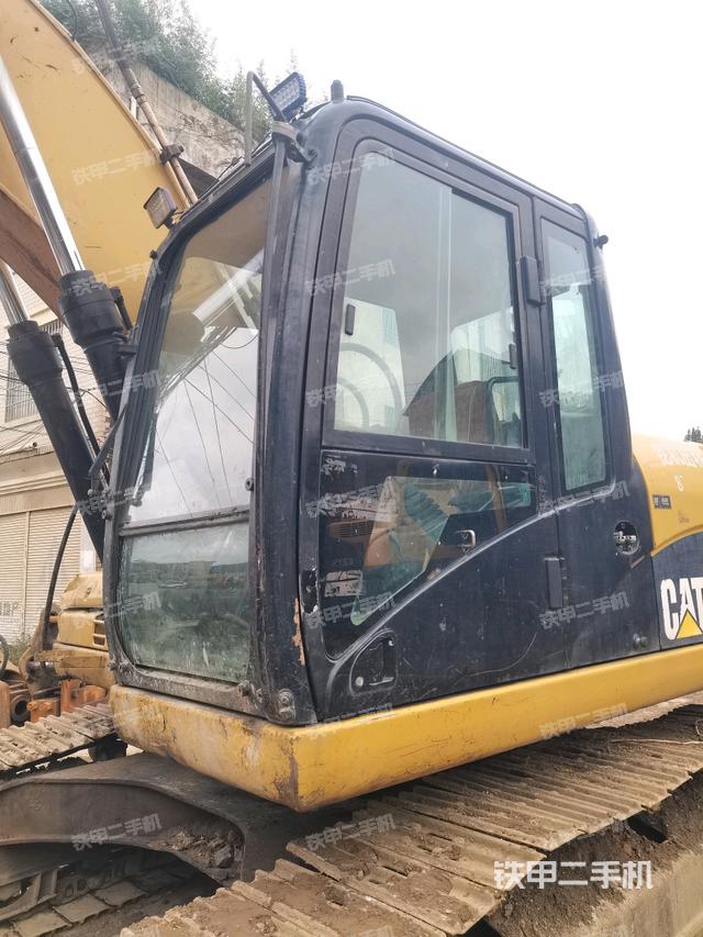 駕駛室左前45度（駕駛室部分）