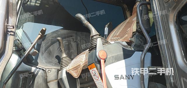 駕駛室整體（整機(jī)外觀）