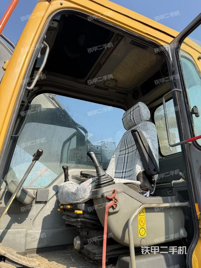 驾驶室整体（整机外观）