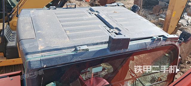 驾驶室顶部（整机外观）