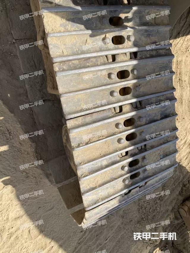 單側(cè)履帶整體（整機(jī)外觀）