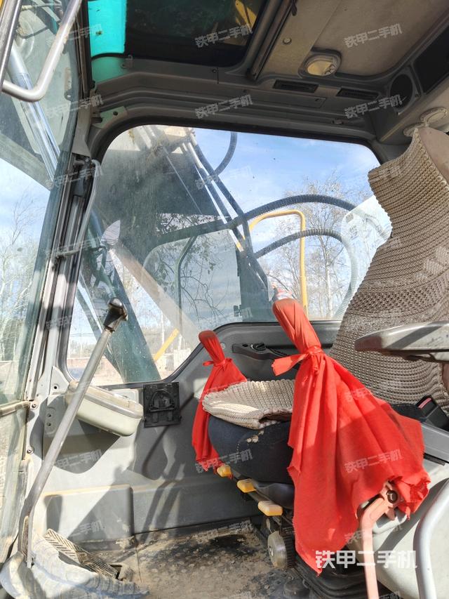 驾驶室整体（整机外观）