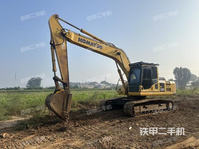 小松PC220-8M0挖掘机