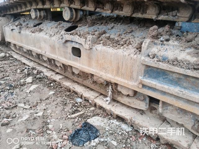 右側(cè)行走馬達蓋板（行走機構(gòu)）