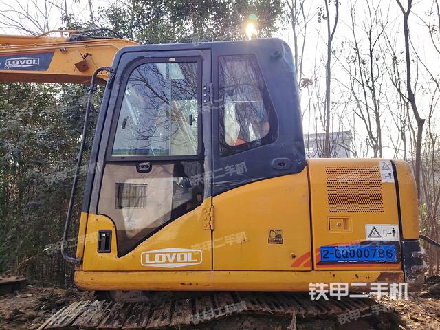 驾驶室整体（整机外观）