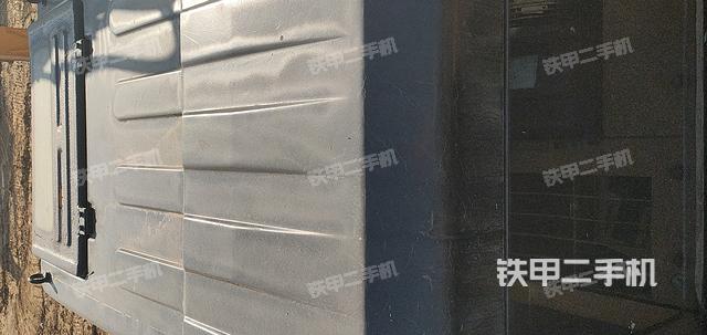 驾驶室顶部（整机外观）