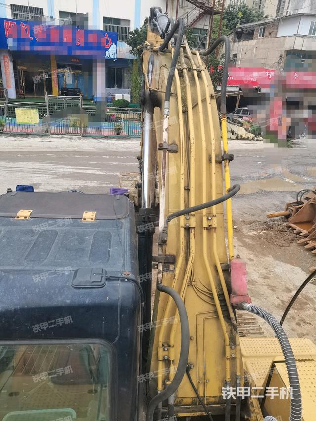 大臂背部俯視（工作和回轉(zhuǎn)裝置）