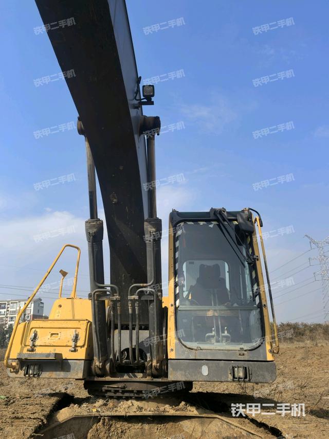 大臂根部 斜视（工作和回转装置）