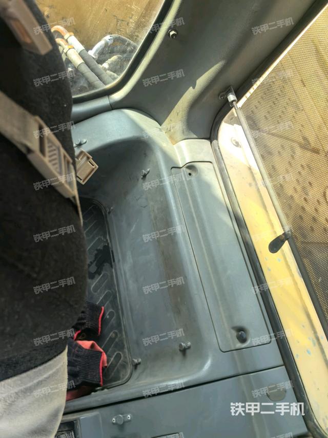 驾驶室左后45度（驾驶室部分）