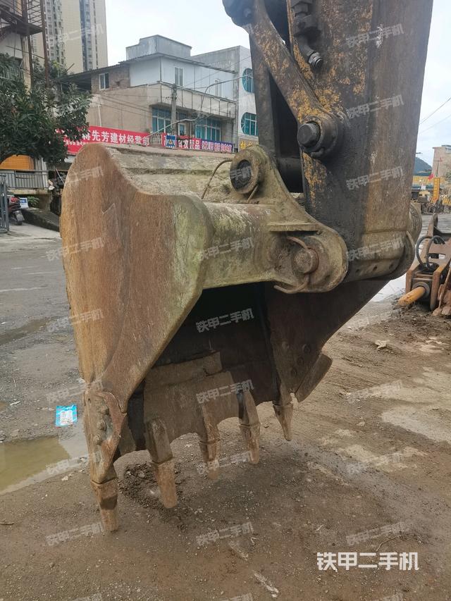 鏟斗右后整體（工作和回轉(zhuǎn)裝置）