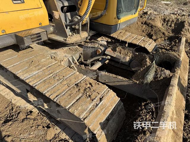 单侧履带整体（整机外观）