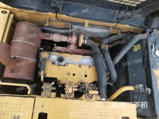 發(fā)動(dòng)機(jī)室（上車部件）