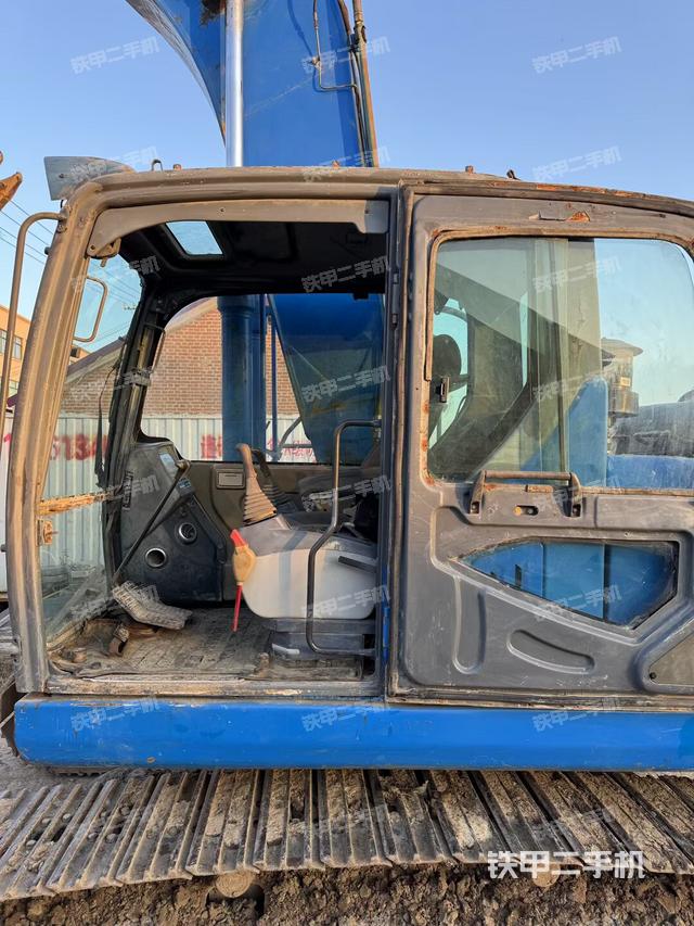 驾驶室整体（整机外观）