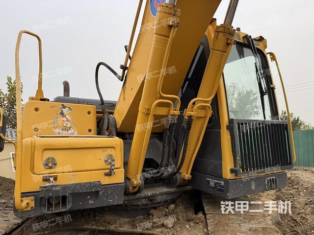 驾驶室整体（整机外观）