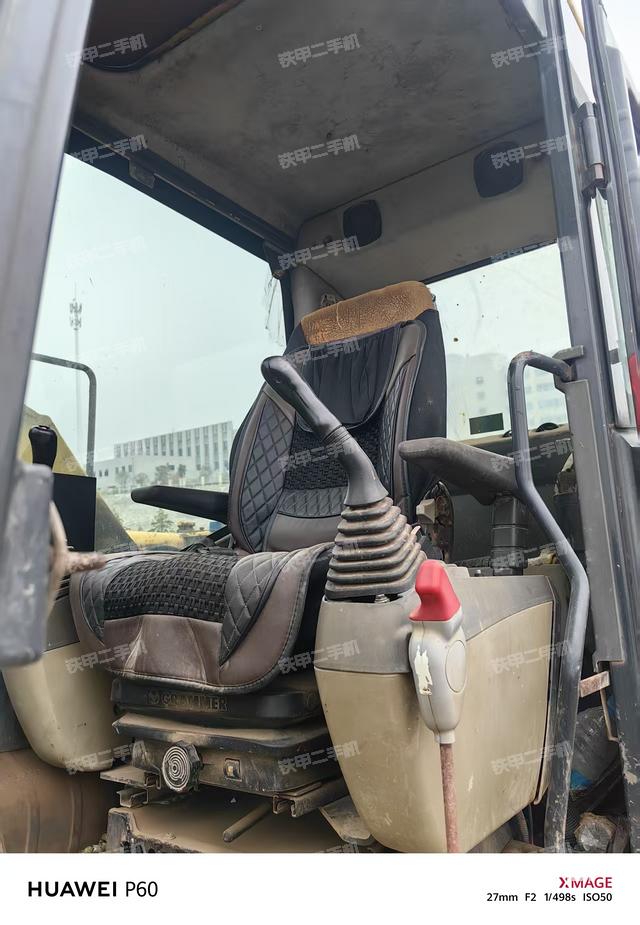 駕駛室整體（整機(jī)外觀）