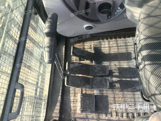 左后方玻璃角标（驾驶室部分）