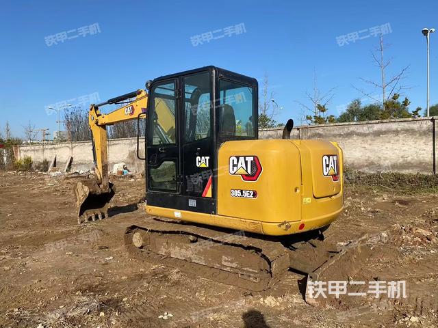 駕駛室整體（整機外觀）