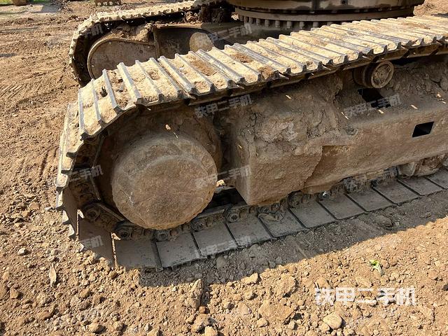 單側(cè)履帶整體（整機(jī)外觀）