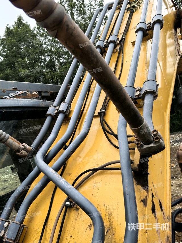 大臂背部俯视（工作和回转装置）