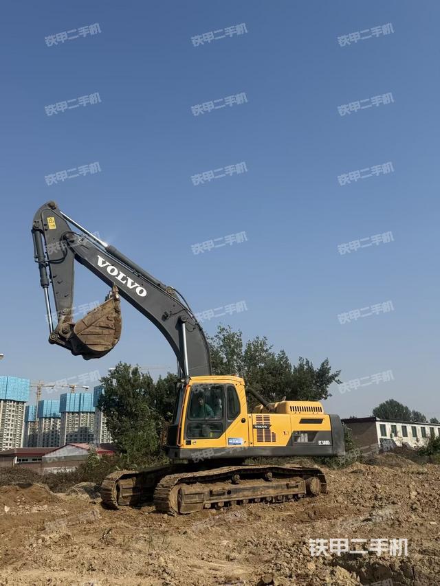 沃尔沃EC380D挖掘机