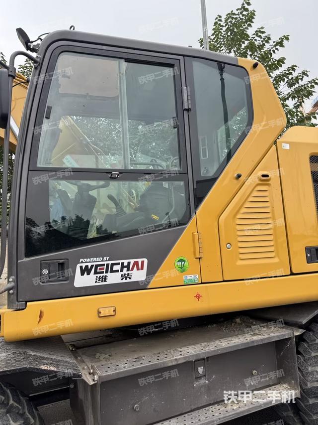 駕駛室左前45度（駕駛室部分）