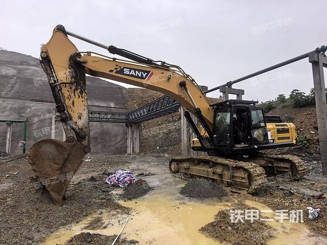 三一重工SY375H挖掘机