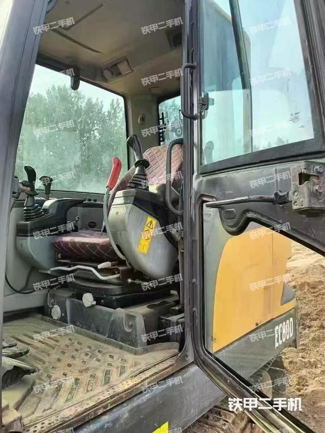 駕駛室整體（整機(jī)外觀）