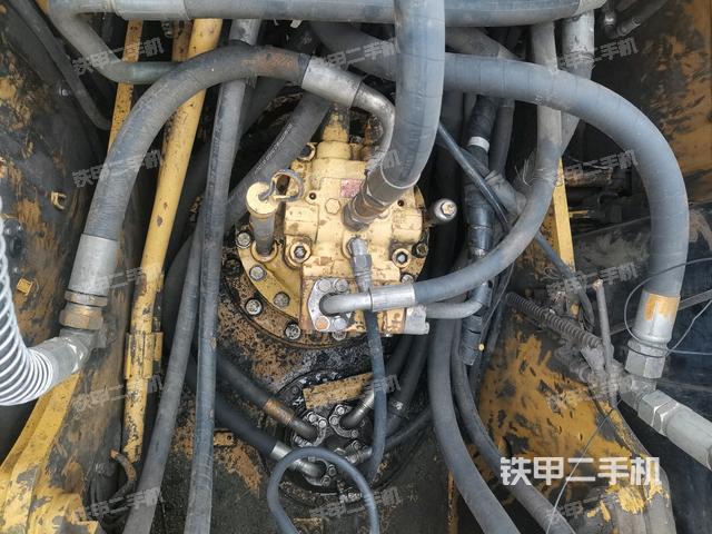 回轉(zhuǎn)馬達(dá)（上車部件）