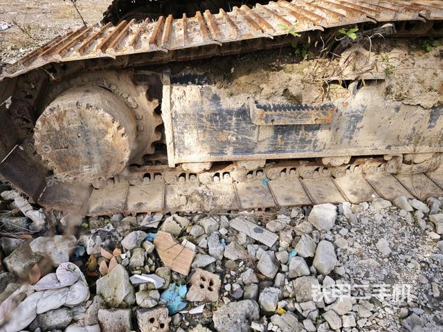 右驅動輪（行走機構）