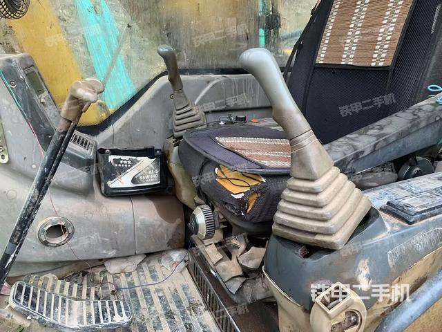 驾驶室整体（整机外观）