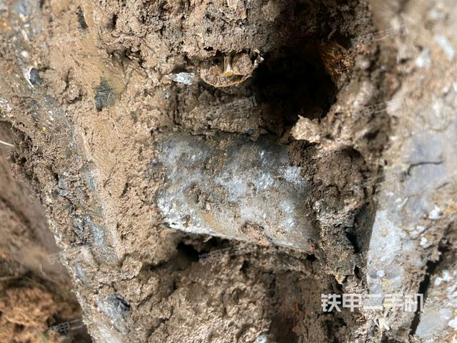 右驱动轮（行走机构）