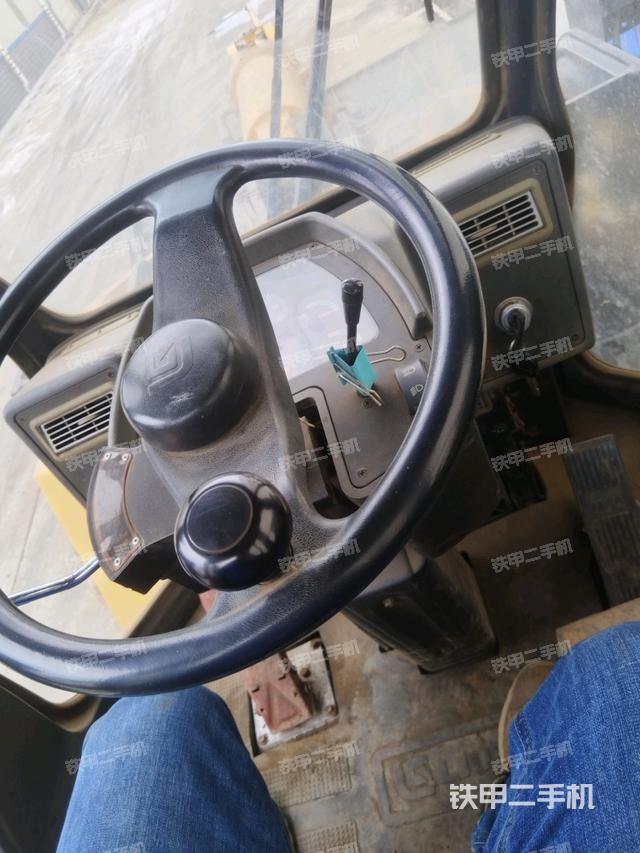 驾驶室正侧（驾驶室部分）