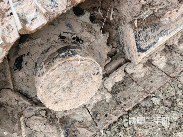 右驱动轮（行走机构）