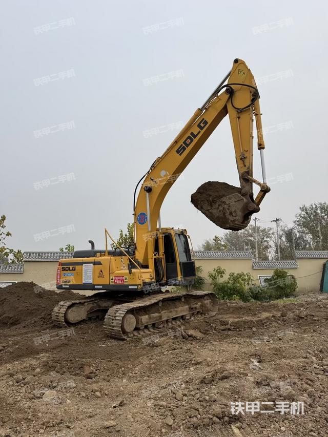 单侧履带整体（整机外观）