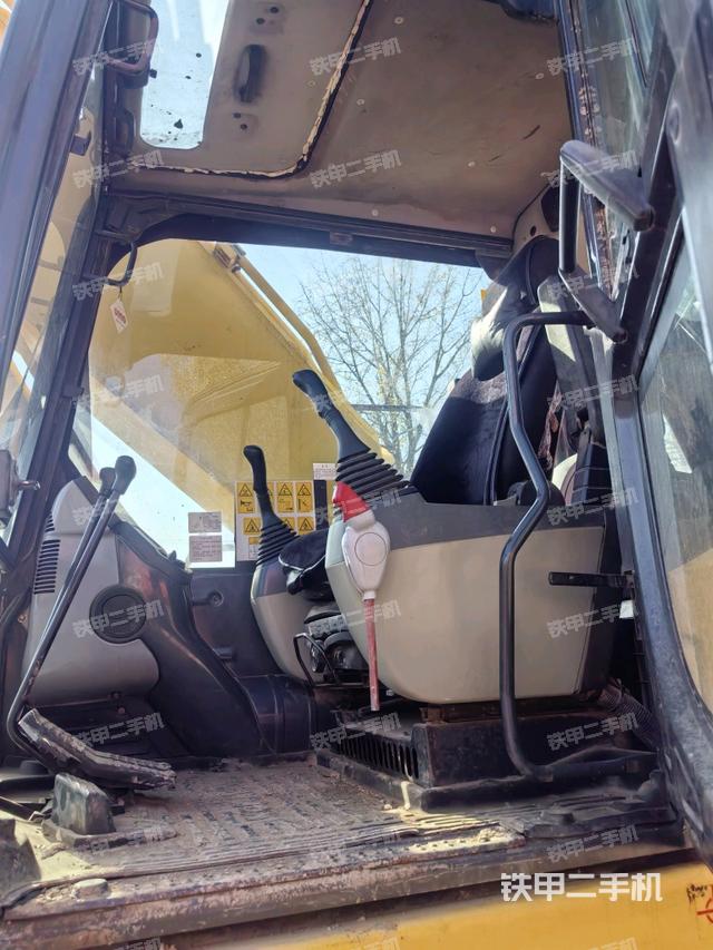 驾驶室整体（整机外观）