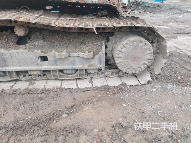 右驅(qū)動(dòng)輪（行走機(jī)構(gòu)）