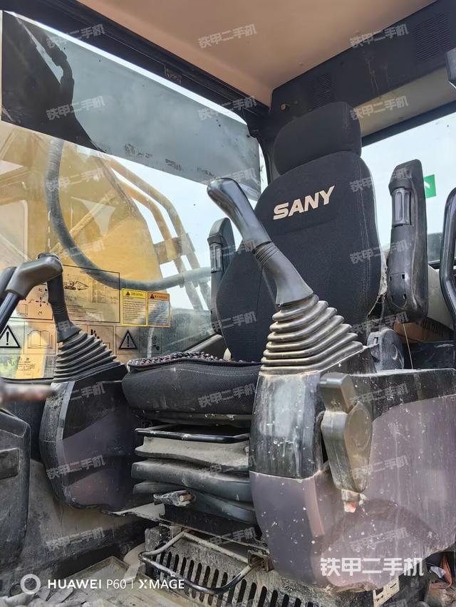 驾驶室整体（整机外观）