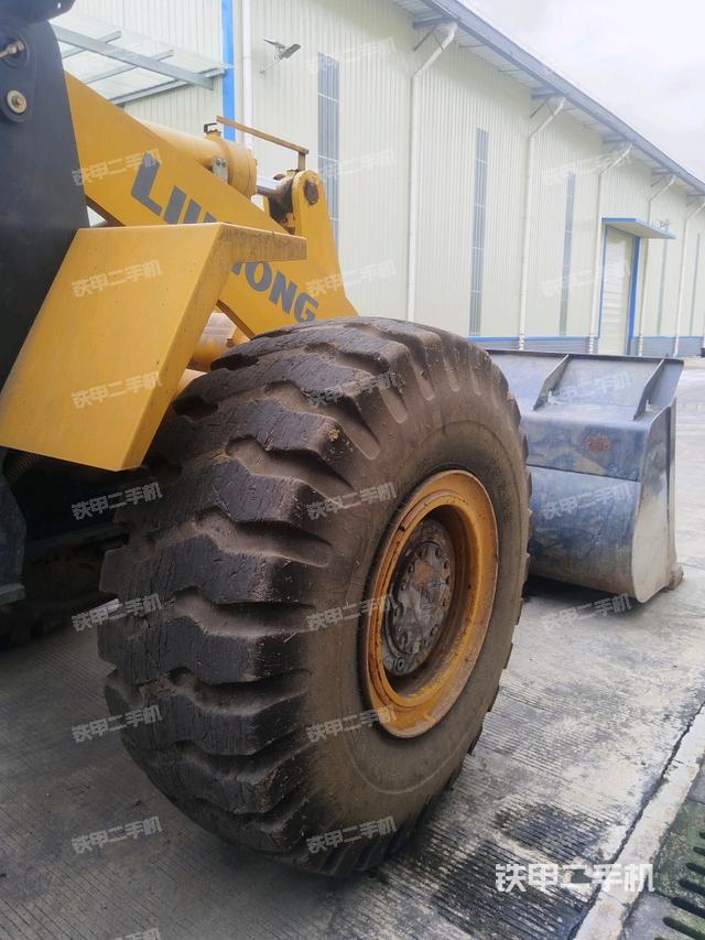 左后轮（行走机构）