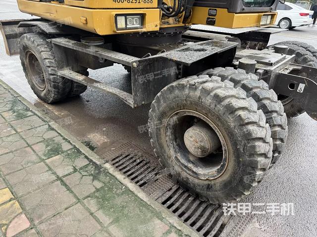 左側(cè)履帶整體?（行走機構(gòu)）