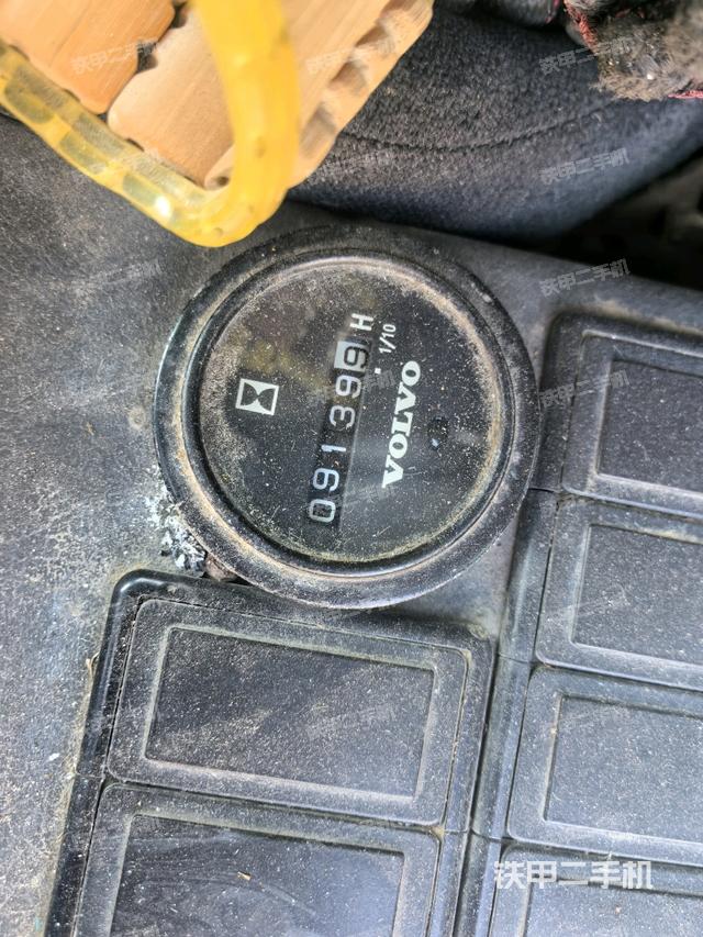 右侧玻璃角标（驾驶室部分）