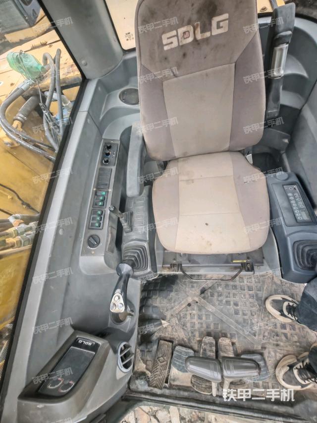 驾驶室整体（整机外观）