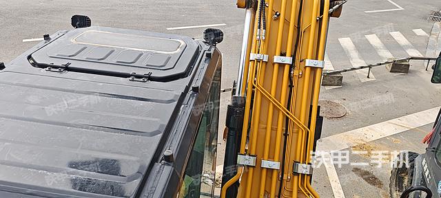 駕駛室整體（整機外觀）